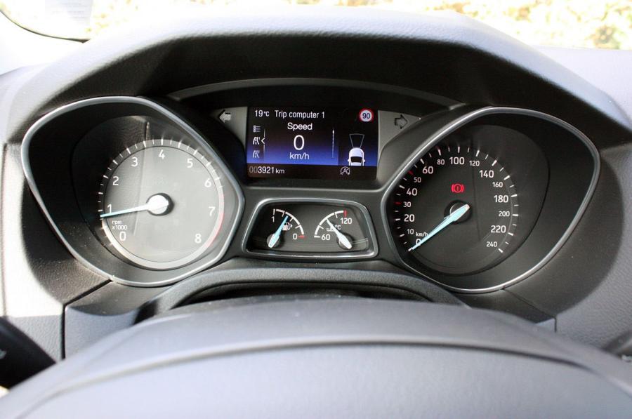  Ford Focus 1.0L EcoBoost 2014 года  (фото 12 из 27)